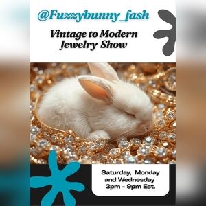 728 -  Unlisted Vintage to Modern Jewelry Show @fuzzybunny_fash 🐇 🐿 🐰